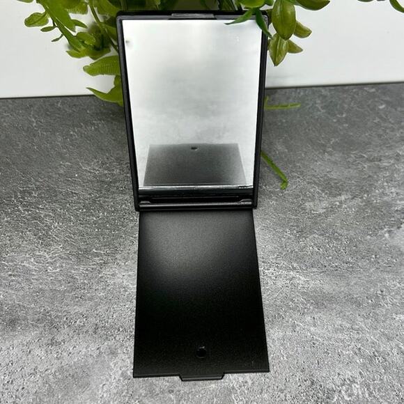 Small Compact Mirror For Purse/Travel - Picture 1 of 2